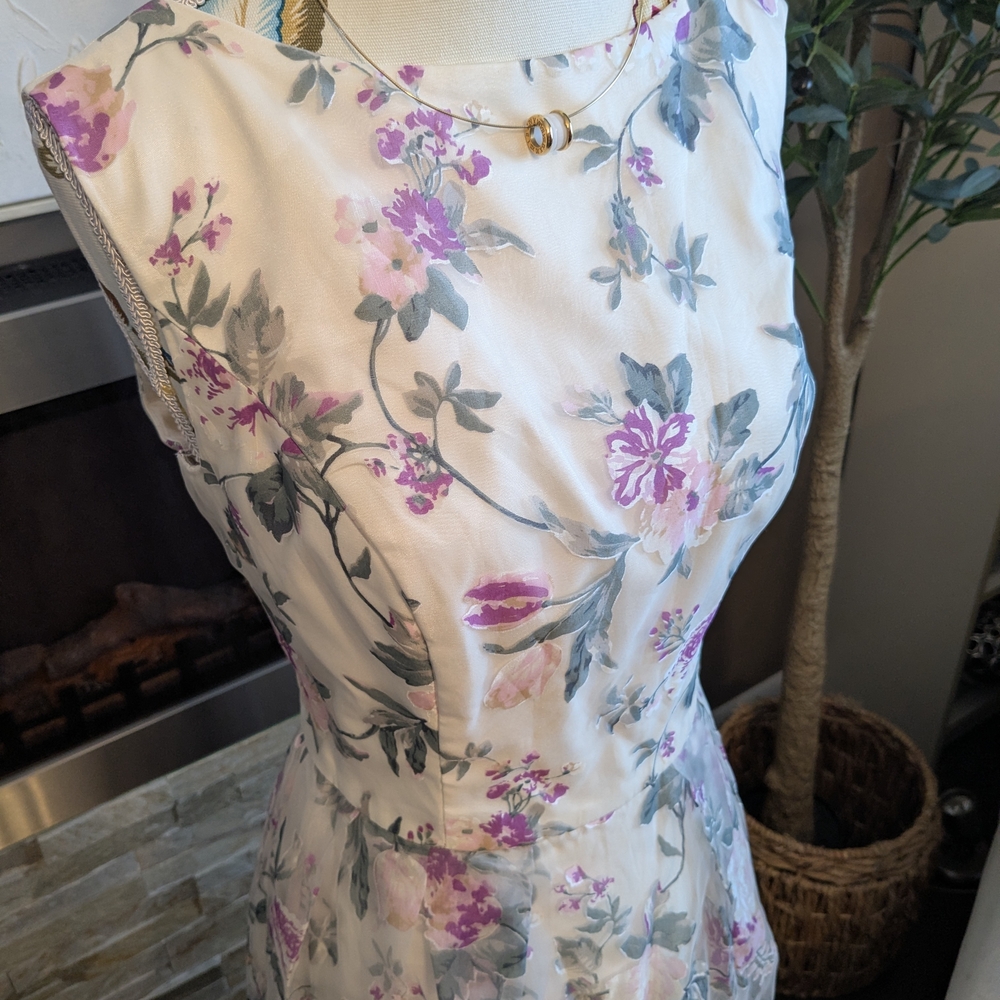Chi Chi London Floral Midi Dress - Cream and Pink - Picture 4 of 6